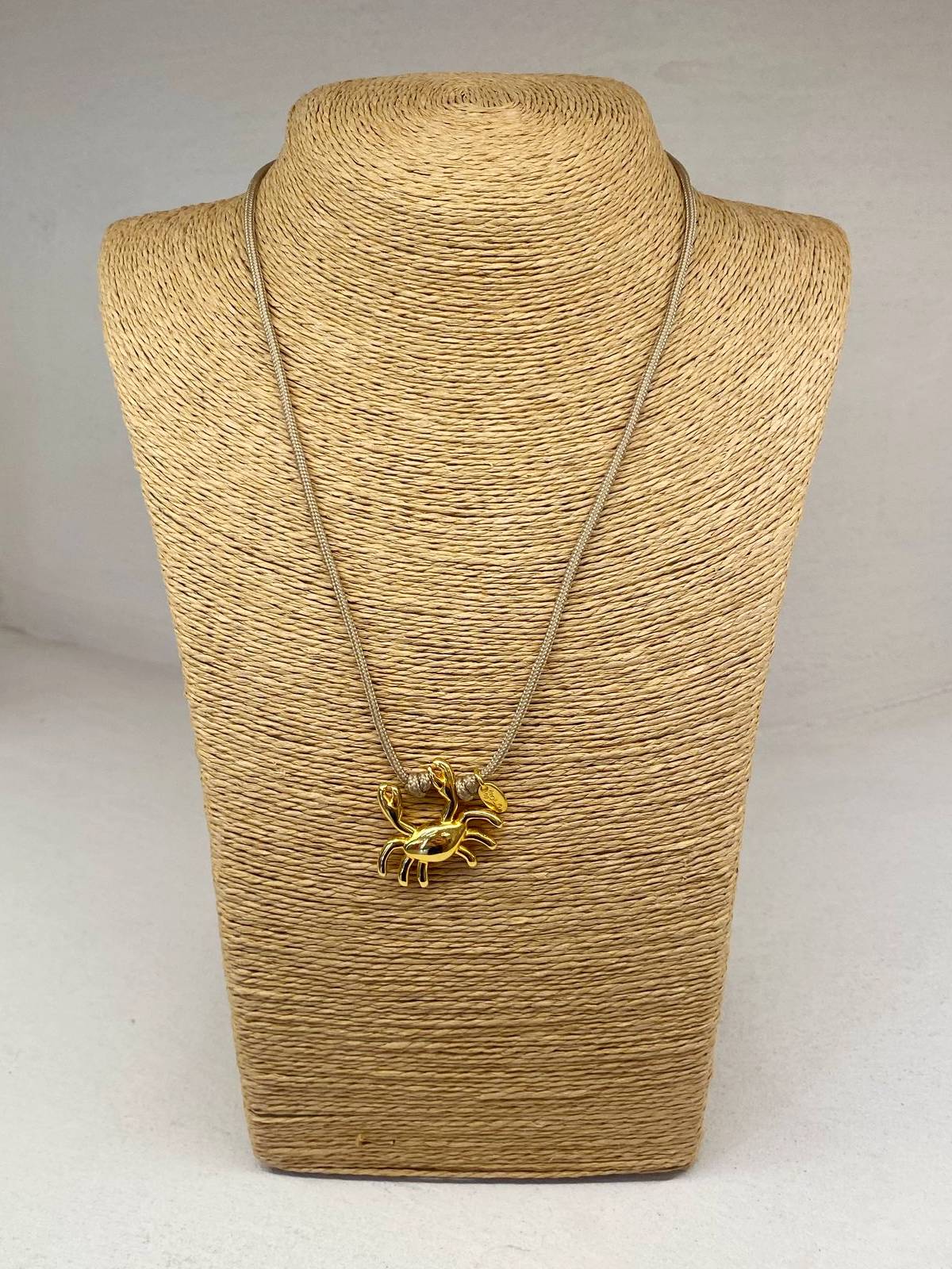 COLLAR CHARO MARRON