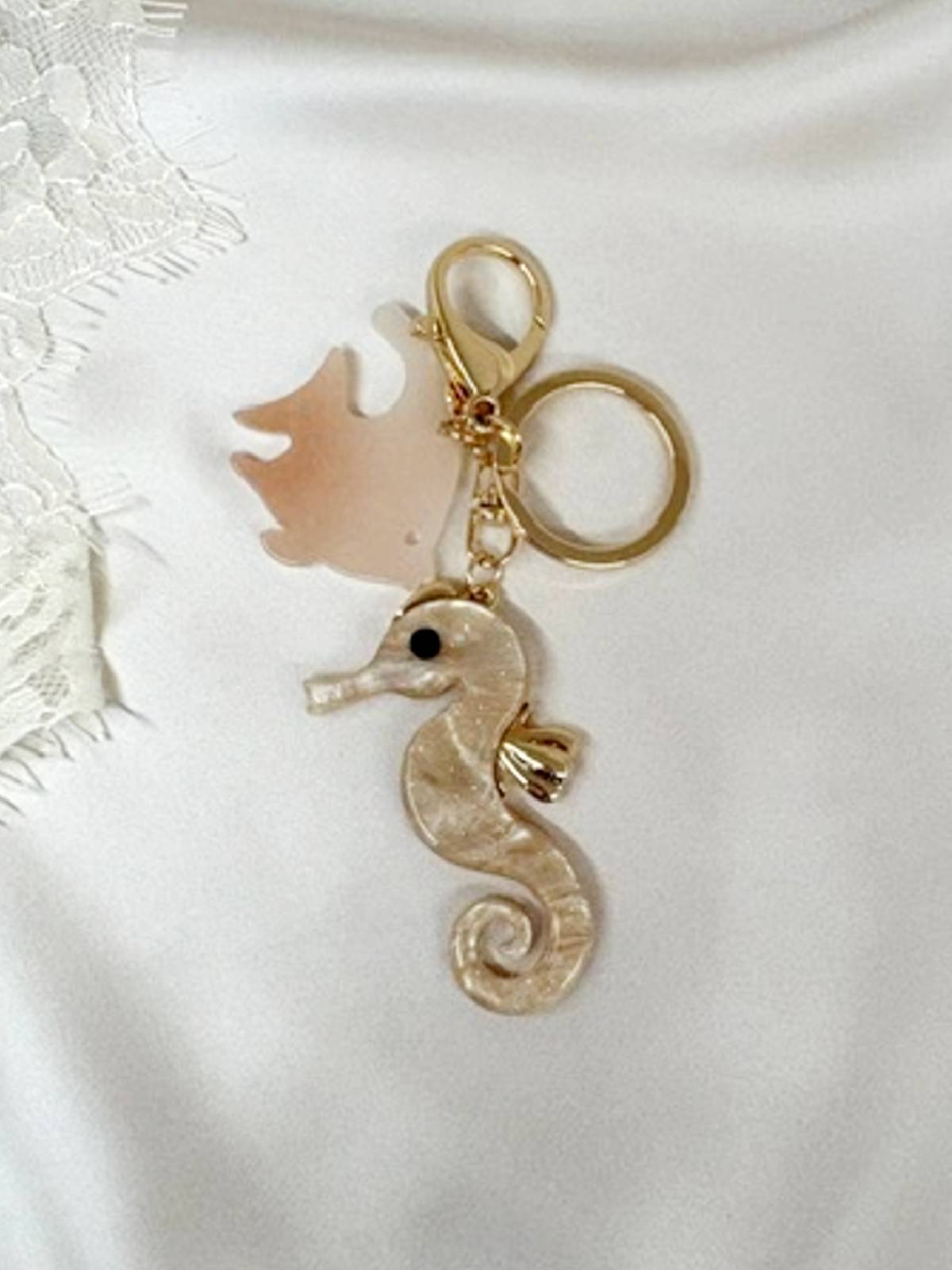 LLAVERO CABALLITO BEIGE