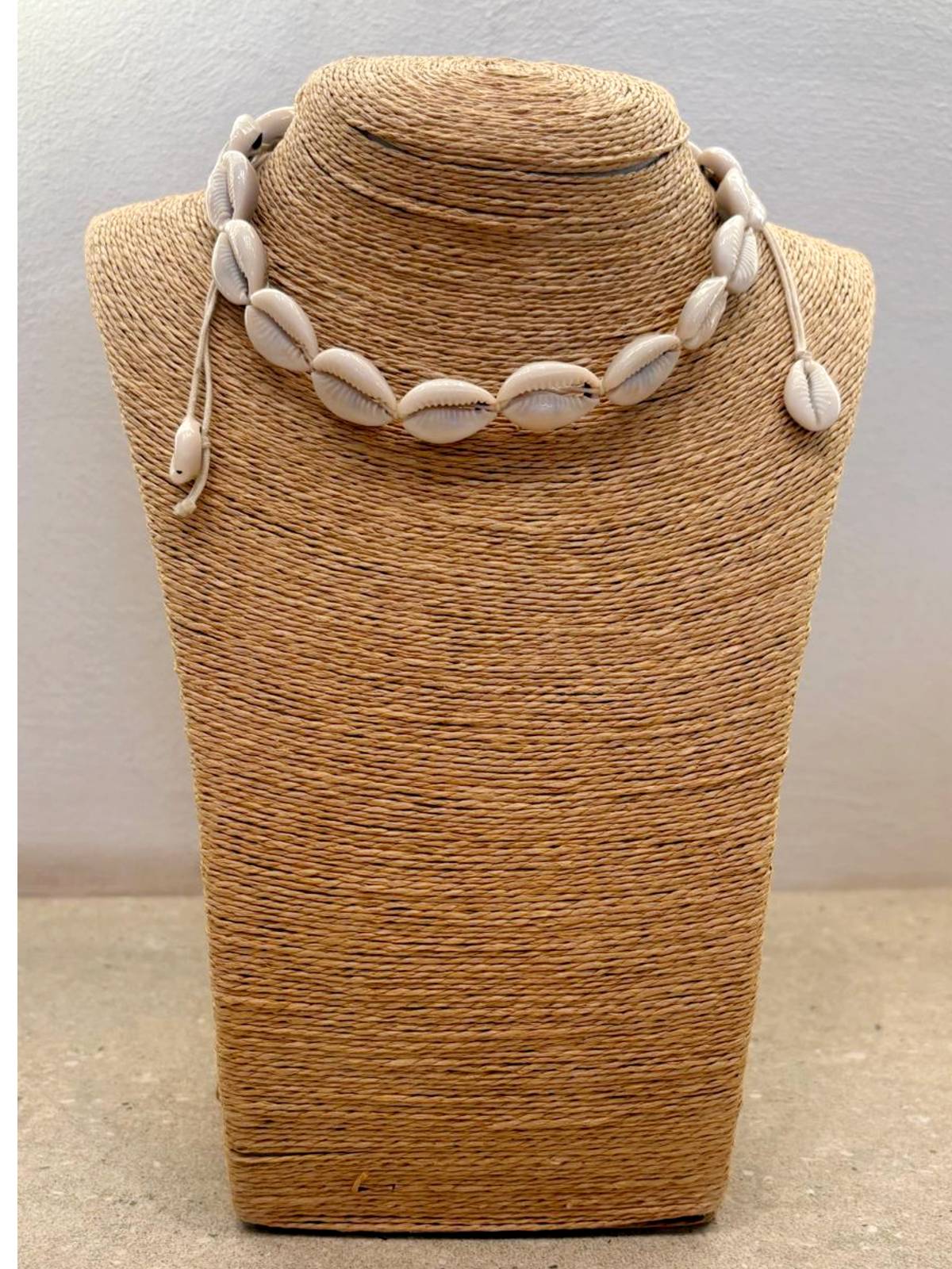 COLLAR CONCHAS BLANCAS
