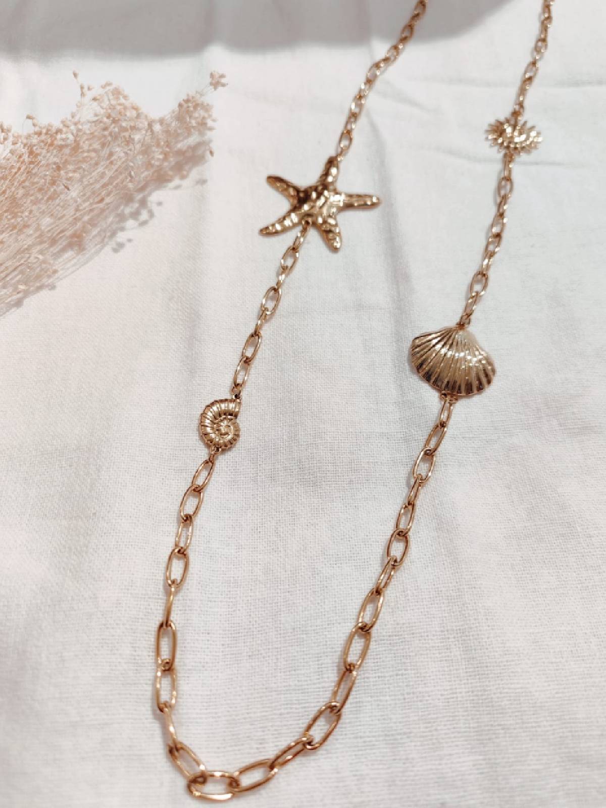 COLLAR DE MAR DORADO