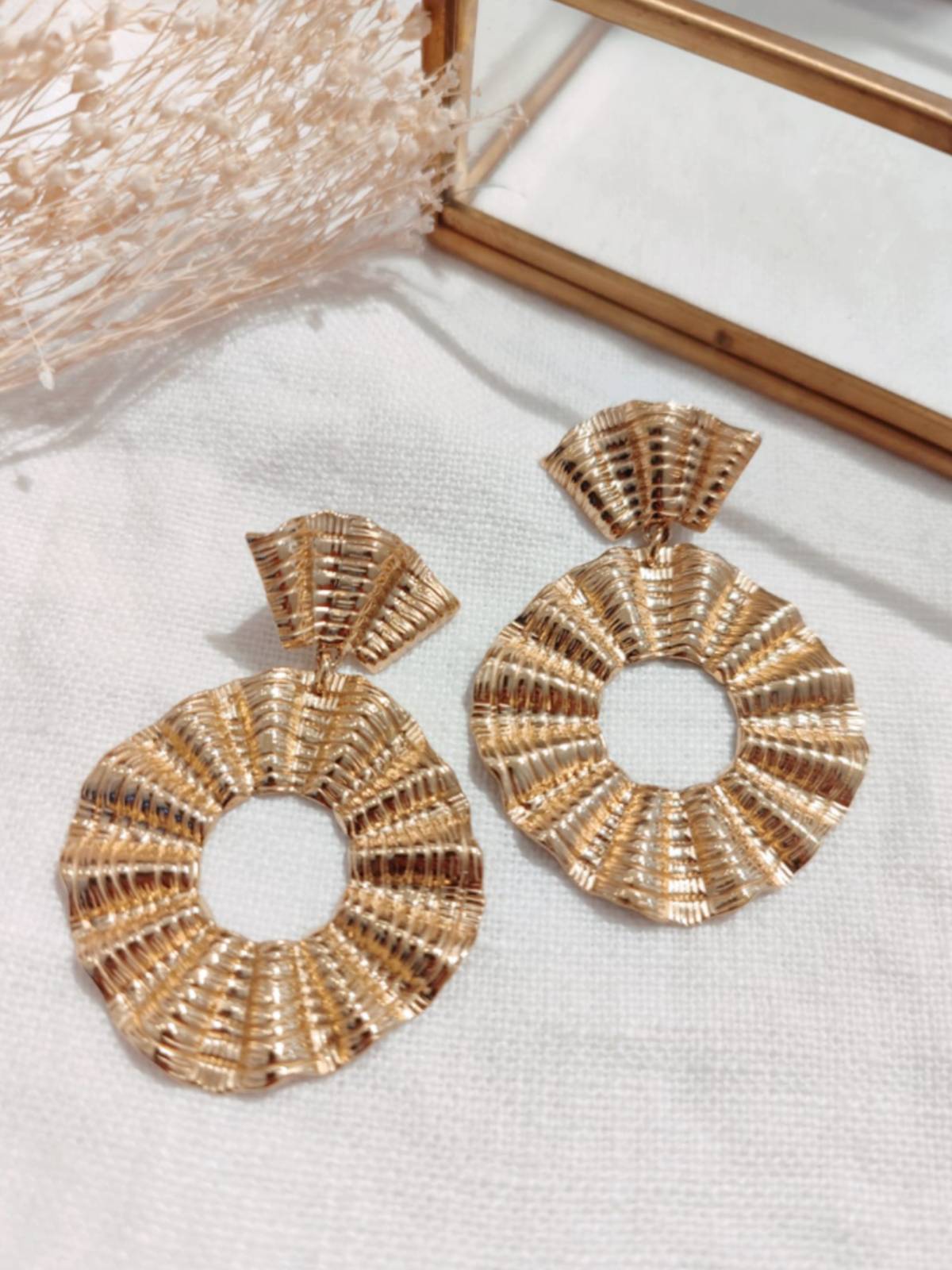 PENDIENTES CIRCONE DORADO