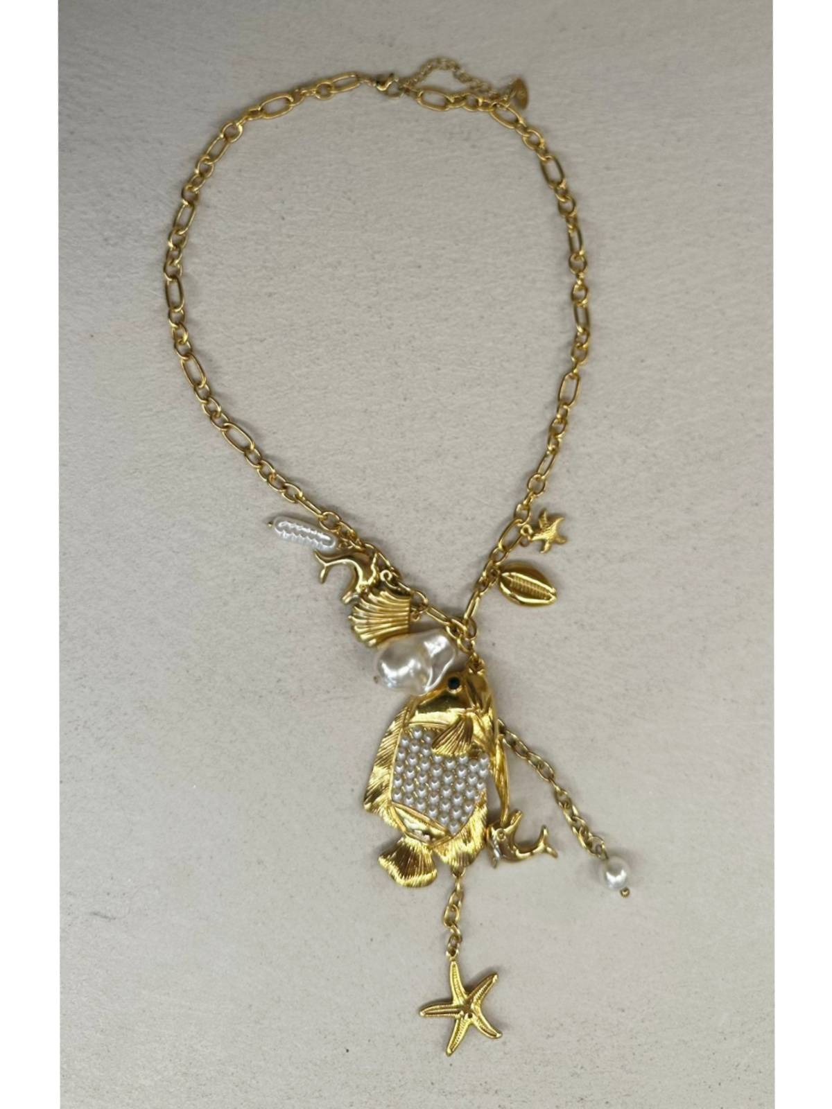 COLLAR FISH AND PEARLS