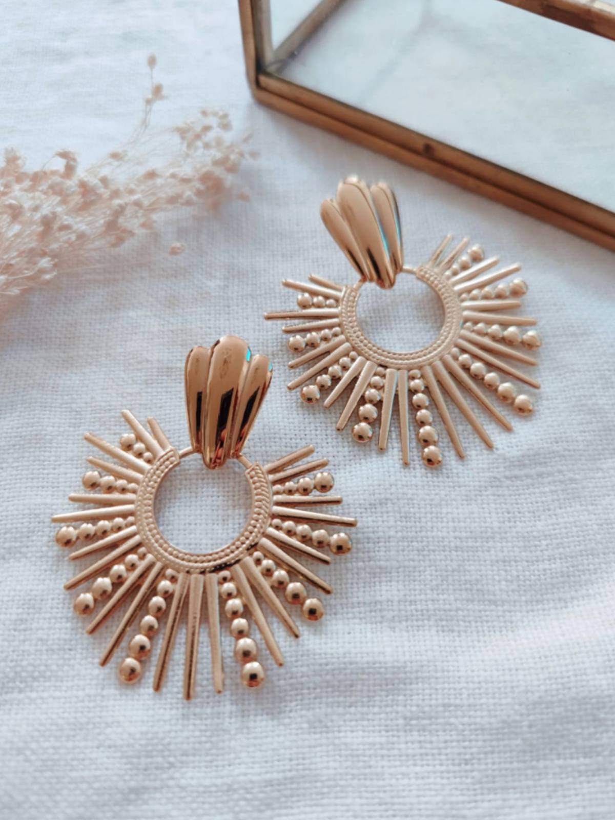 PENDIENTES SOLAR DORADO
