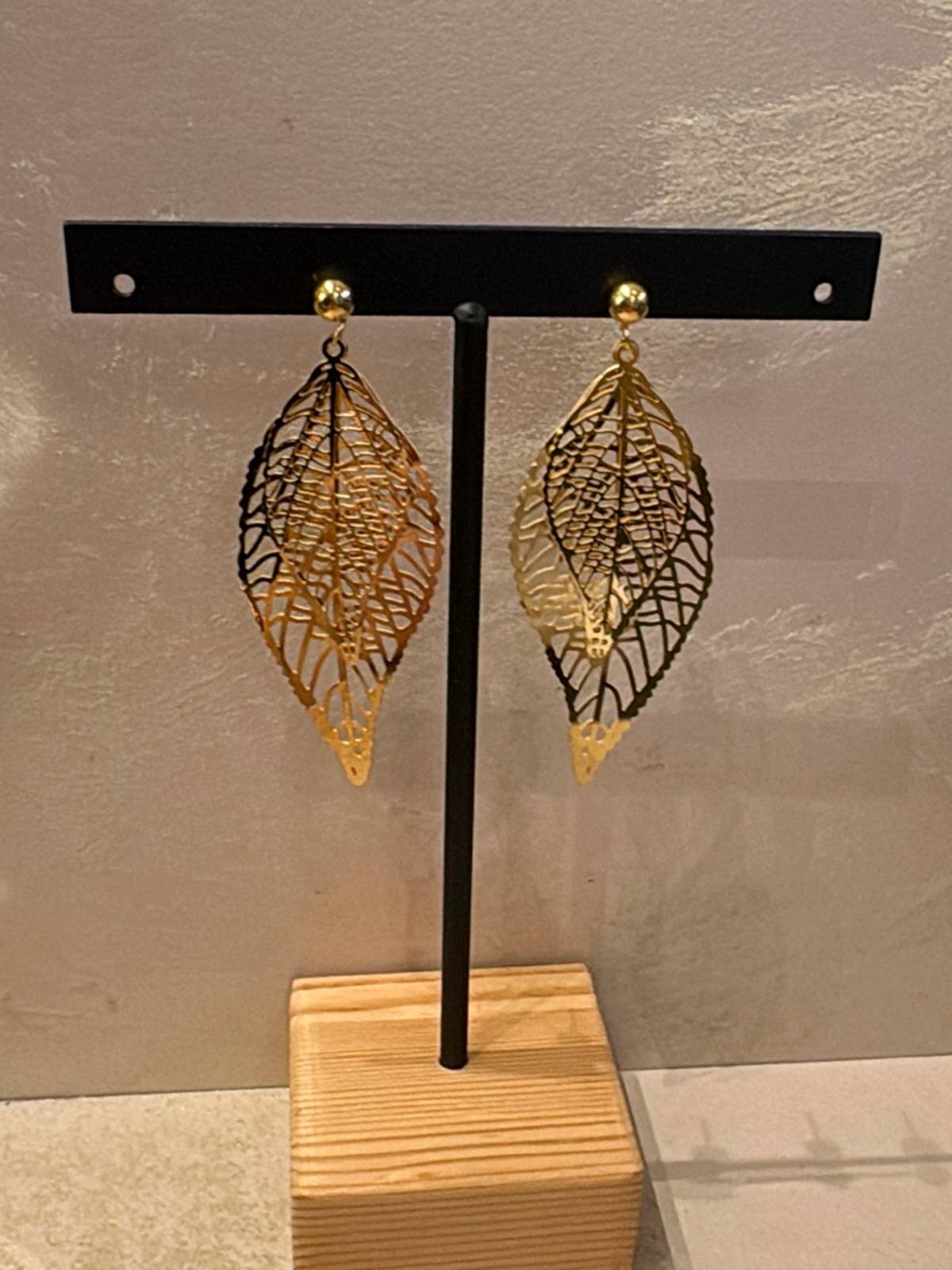 GOLD LAUREL EARRINGS