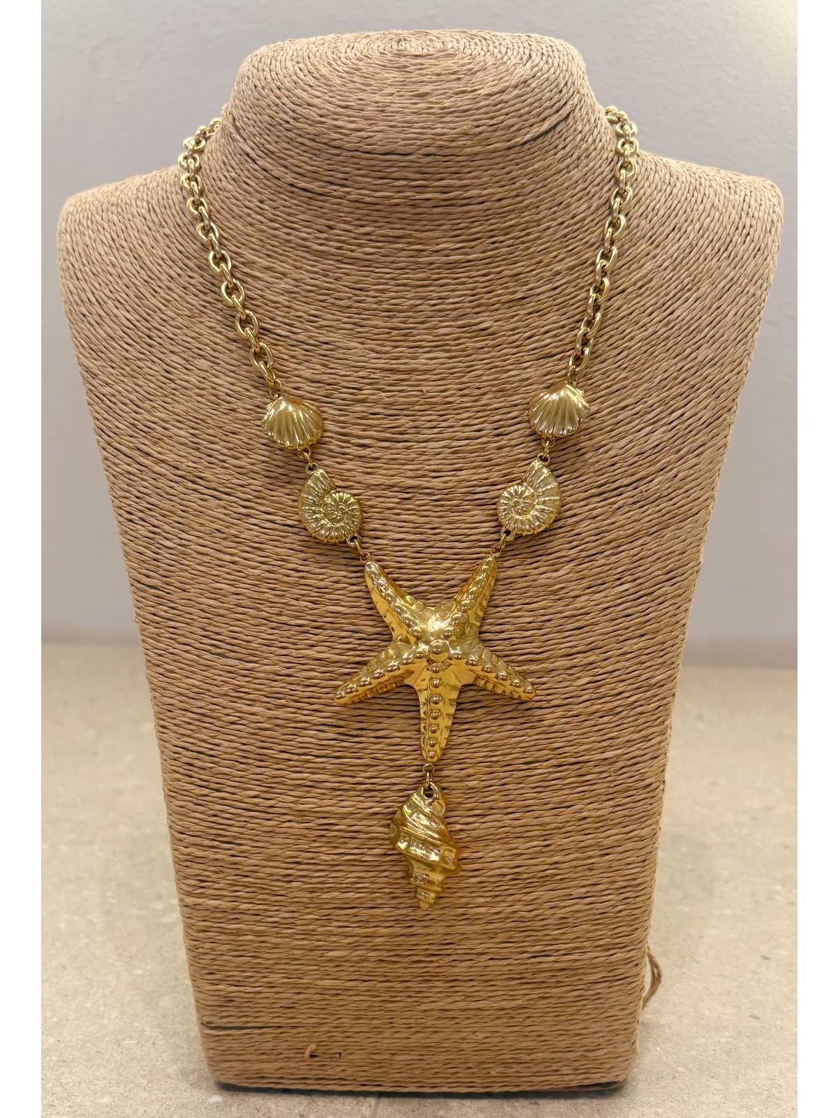 COLLAR CARACOLAS DORADO