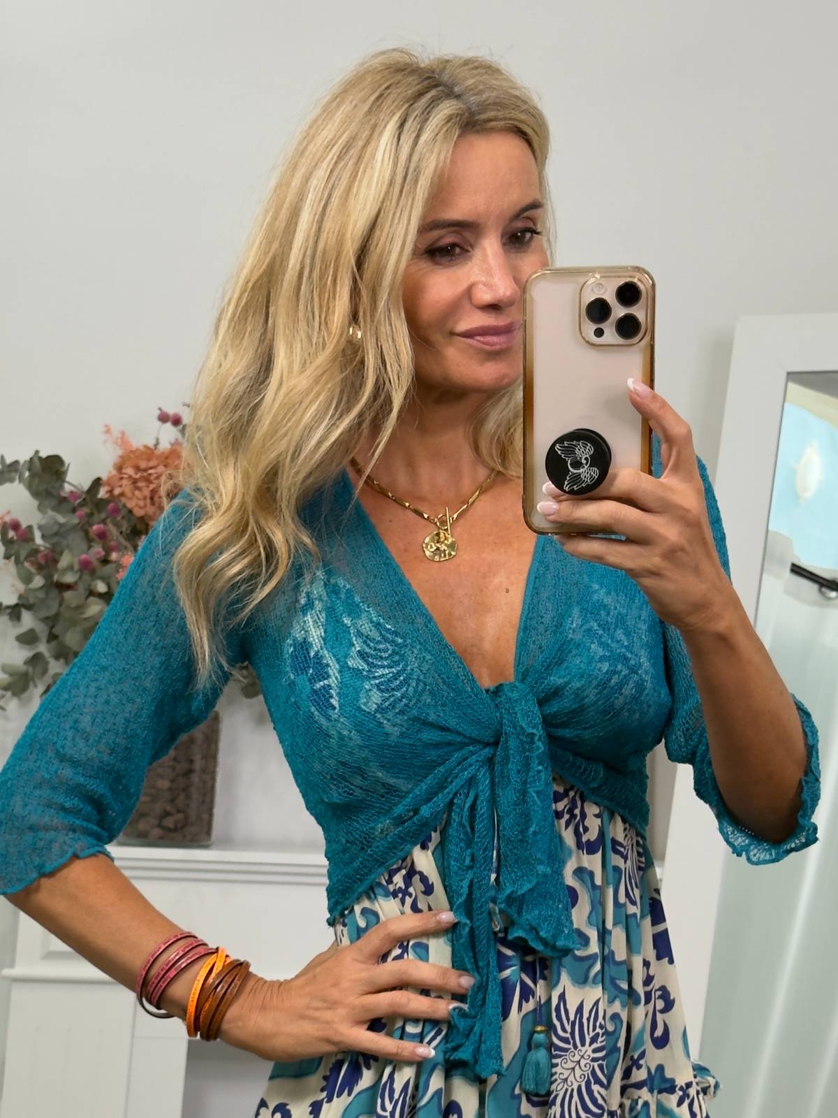 REBECA MAGIC PETRÓLEO