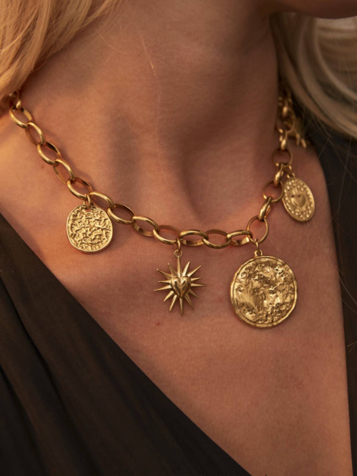 COLLAR MONEDAS DORADO