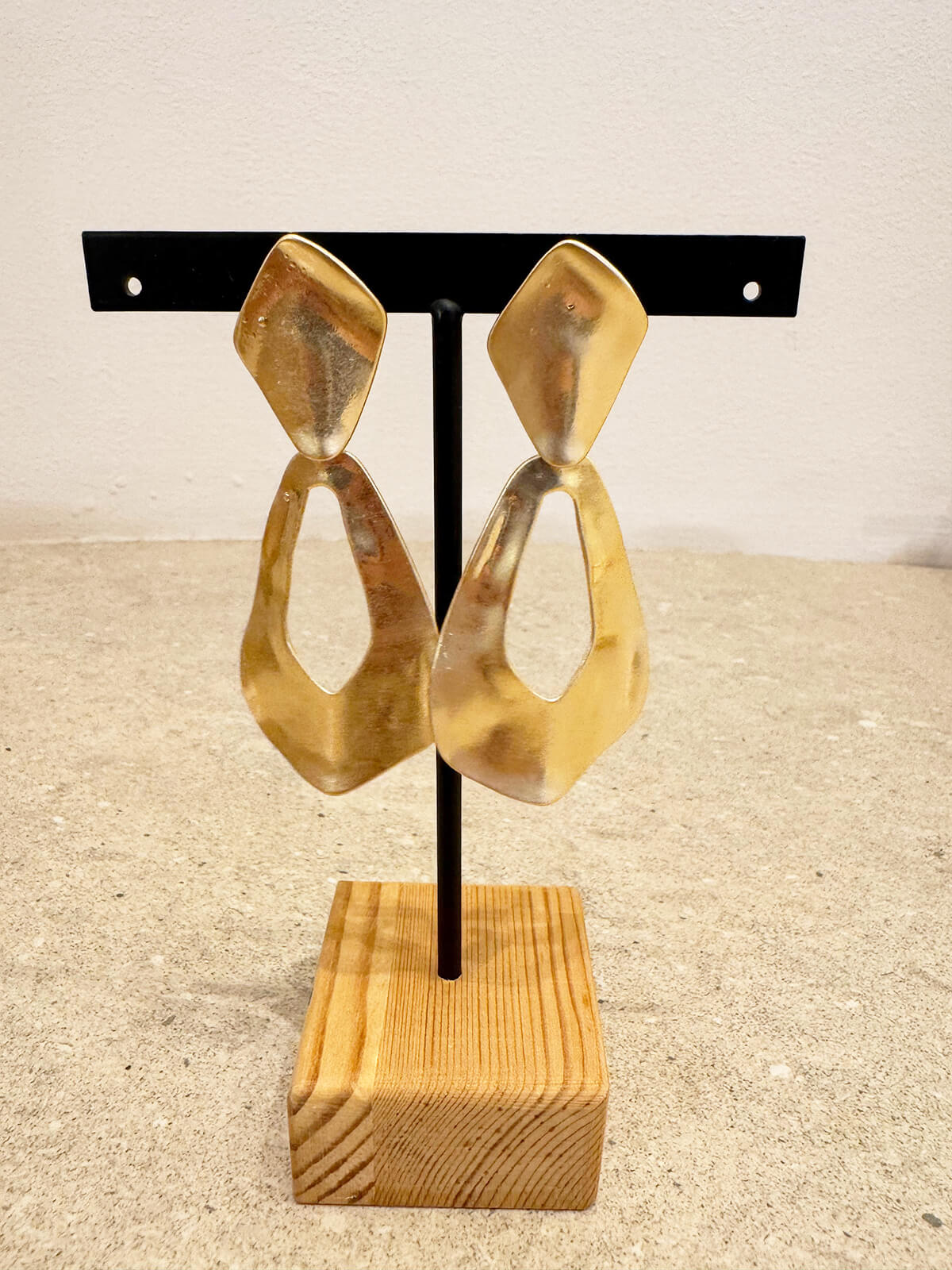 PENDIENTES KUELI DORADO