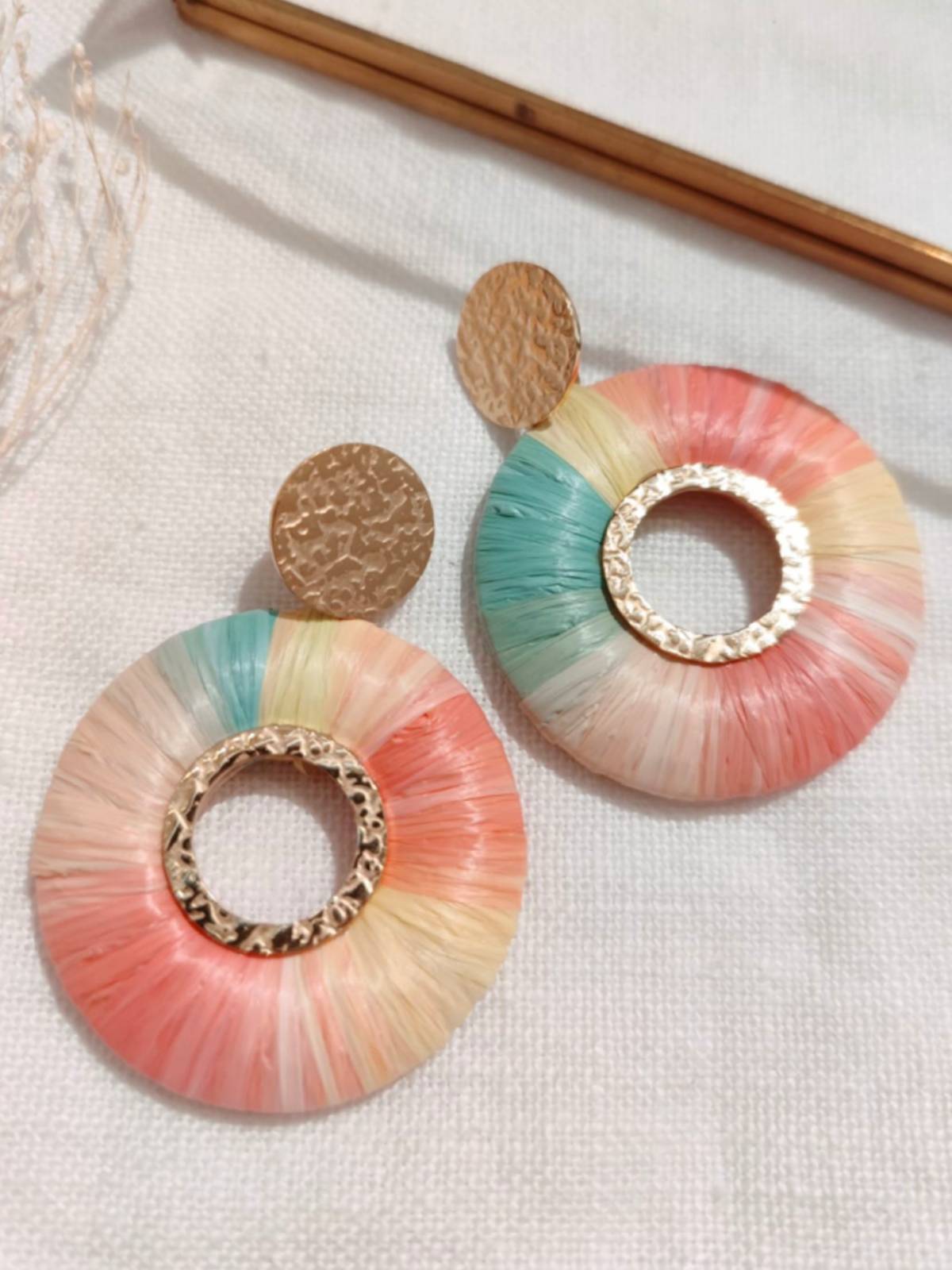 PENDIENTES RAFIA ARO MULT