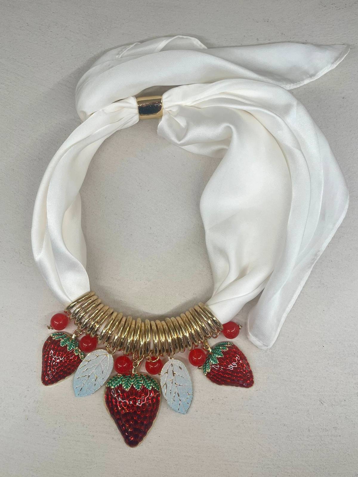 COLLAR STRAWBERRY
