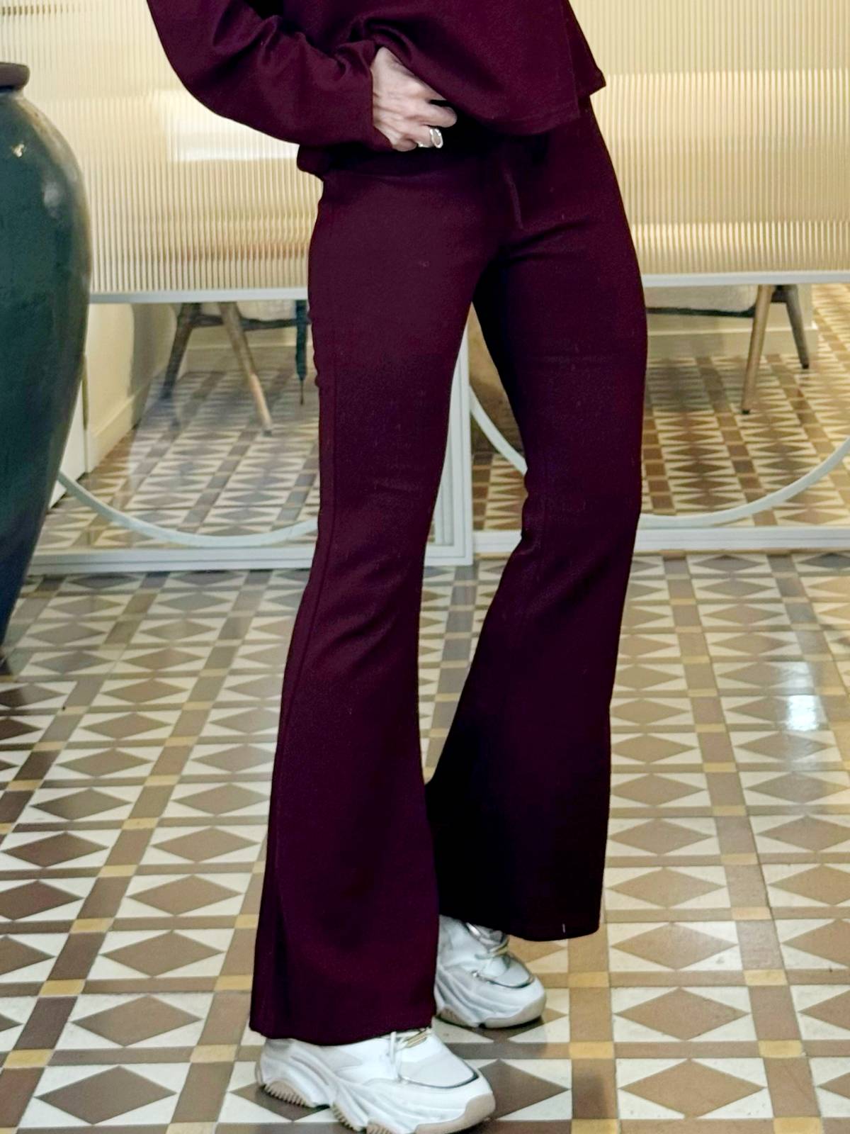 PANTALÓN SUESTE BURDEOS