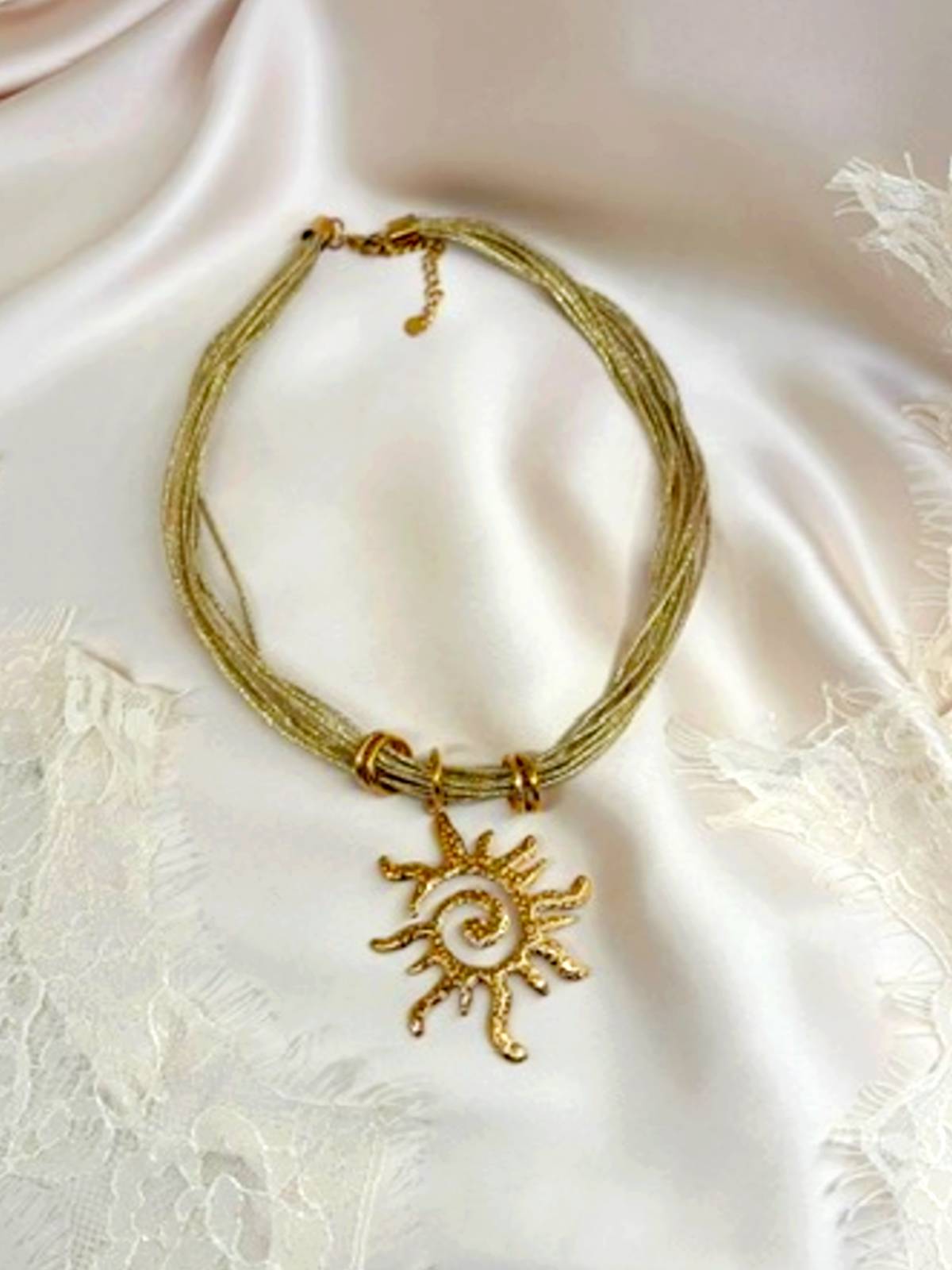 COLLAR SUN DORADO