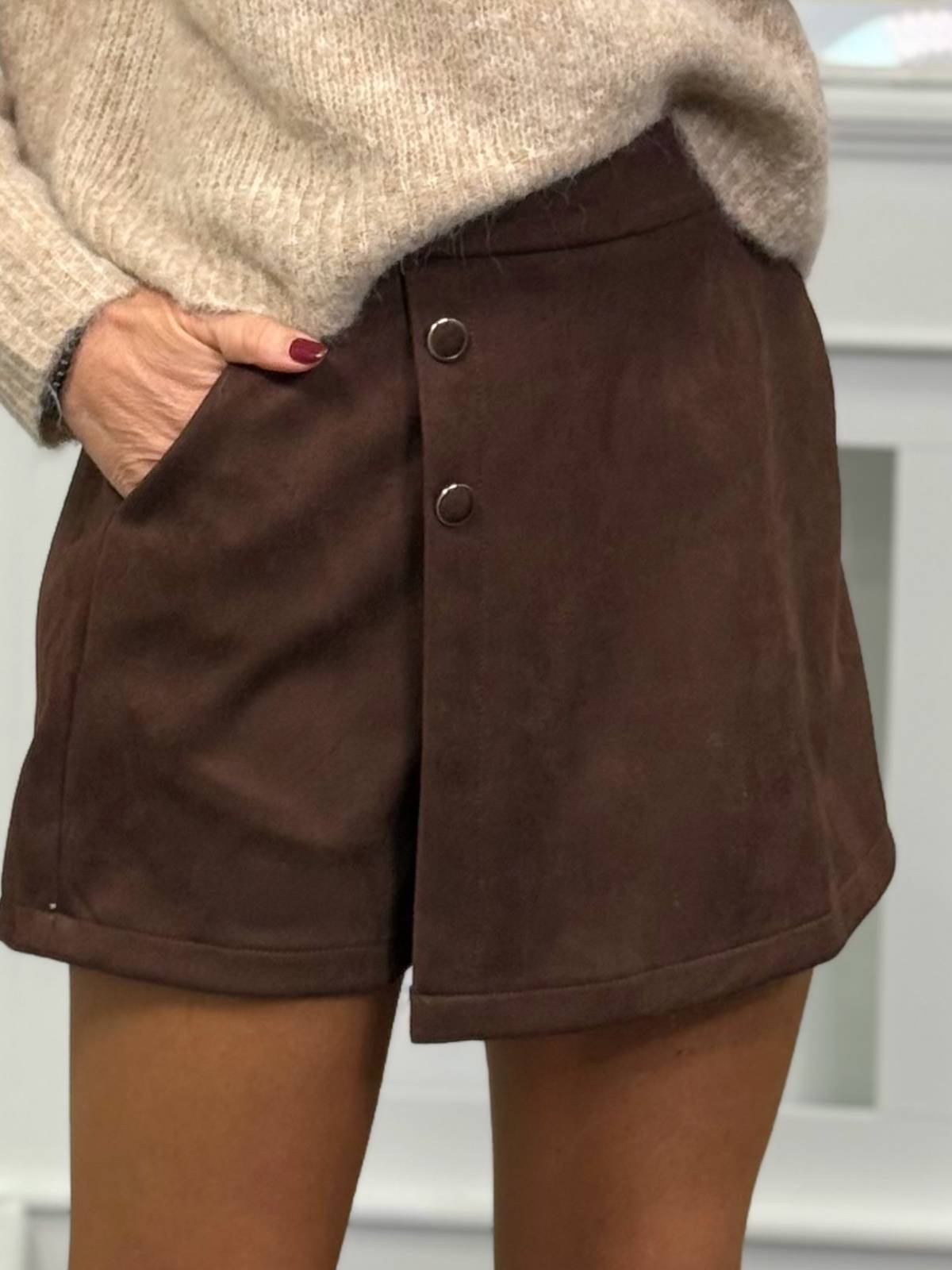 SHORT TURAD