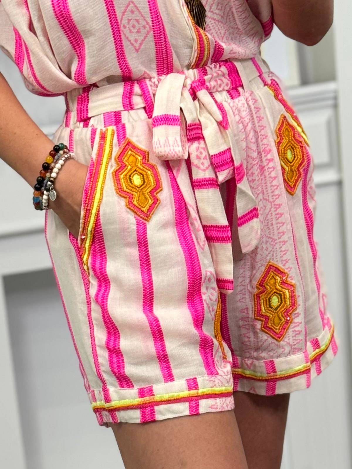 SHORT VALE ROSA