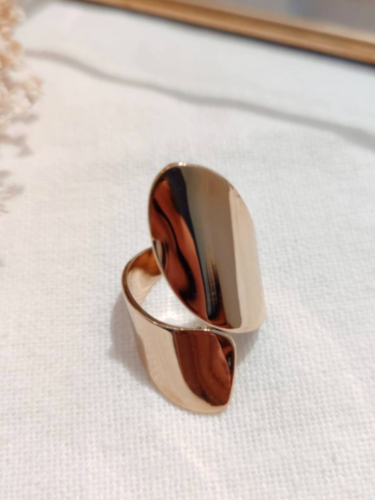 ANILLO CRUZADO DORADO