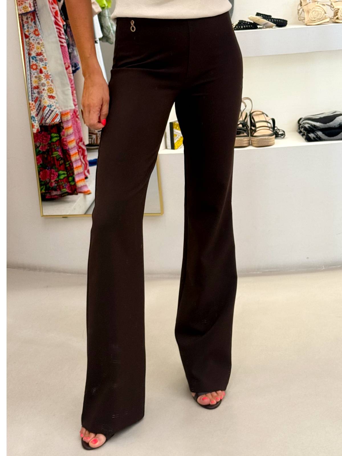PANTALÓN BENVENUTA MARRON