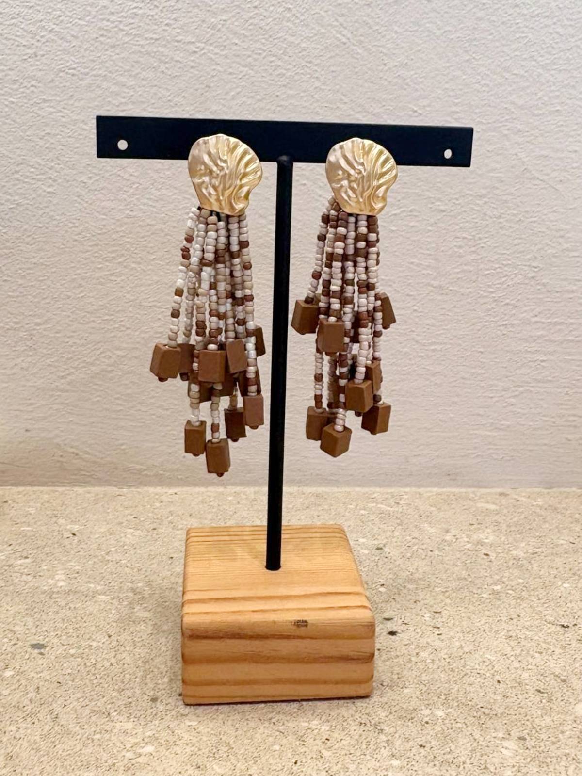 PENDIENTES MADERA BEIGE
