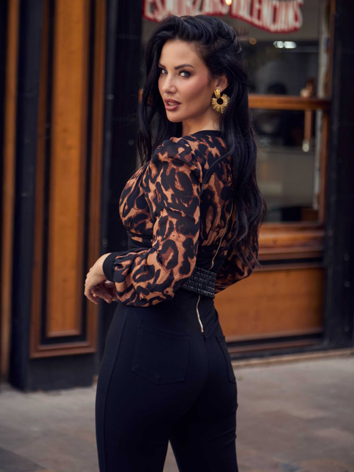 MONO ORQUIDEA CAMALEÓNICA