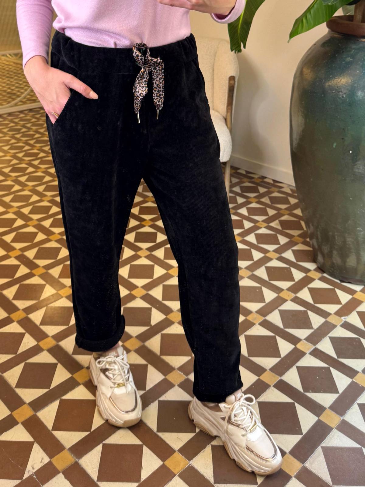 PANTALÓN TECALE NEGRO